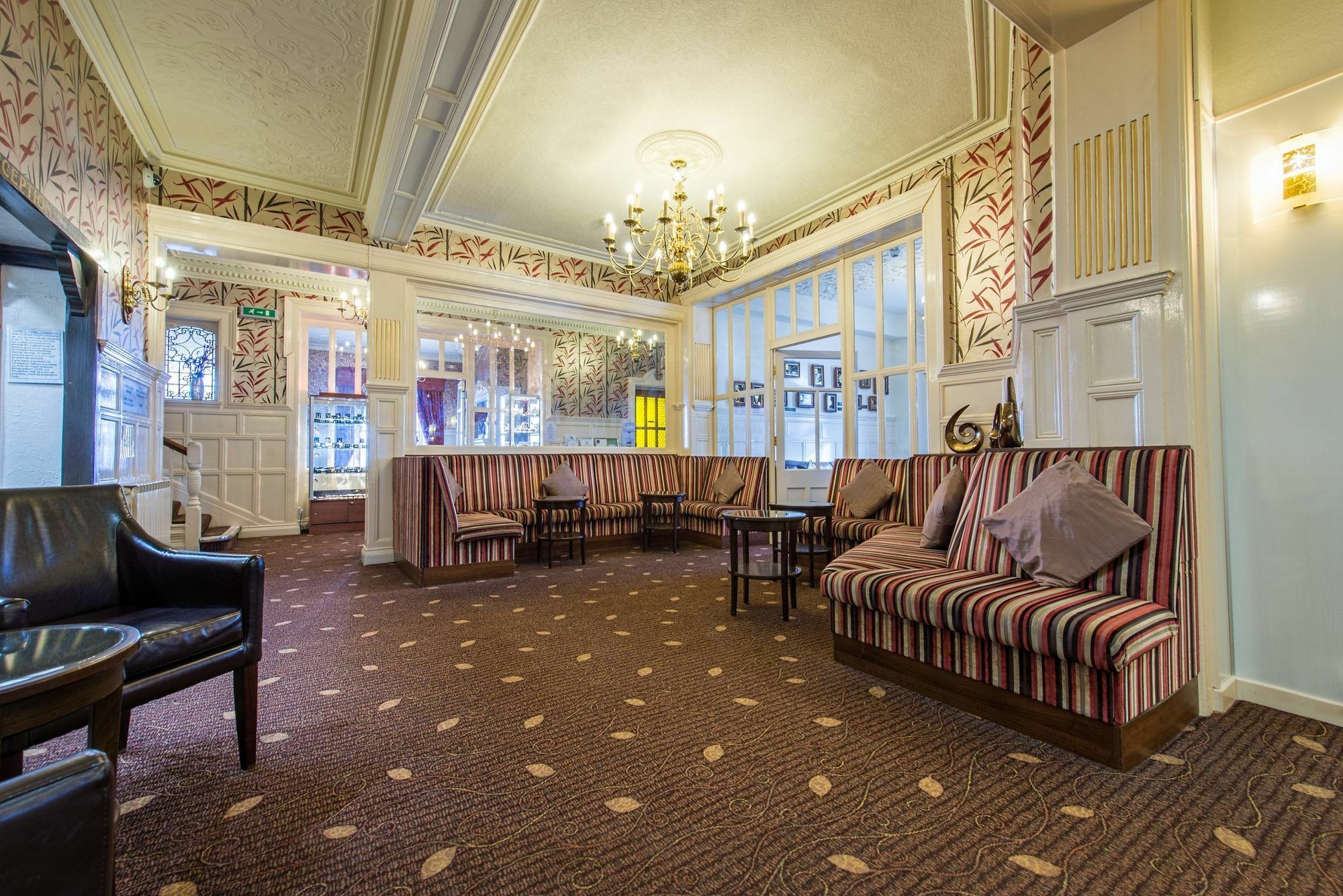 Queens Hotel لاندودنو المظهر الخارجي الصورة